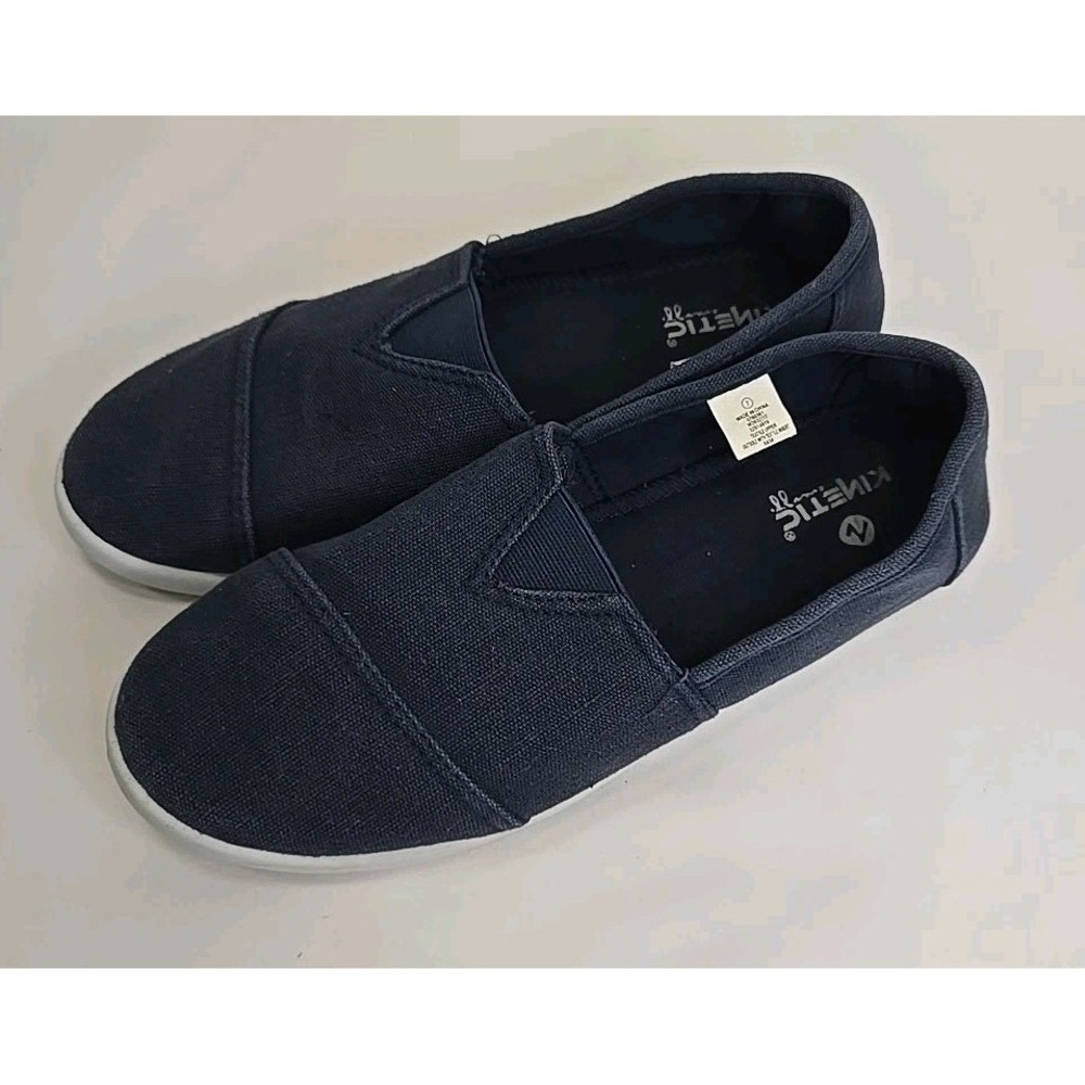 Kinetic Energy Women's Size 7 Navy Blue Slip-On Shoes
